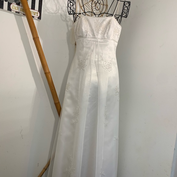 White embroidered beaded tulle vintage wedding dress gown full length